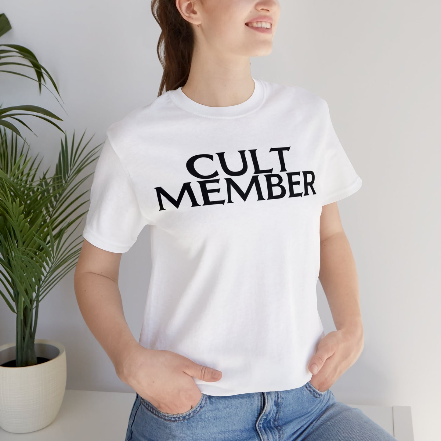 CULT MEMBER Short Sleeve Tee