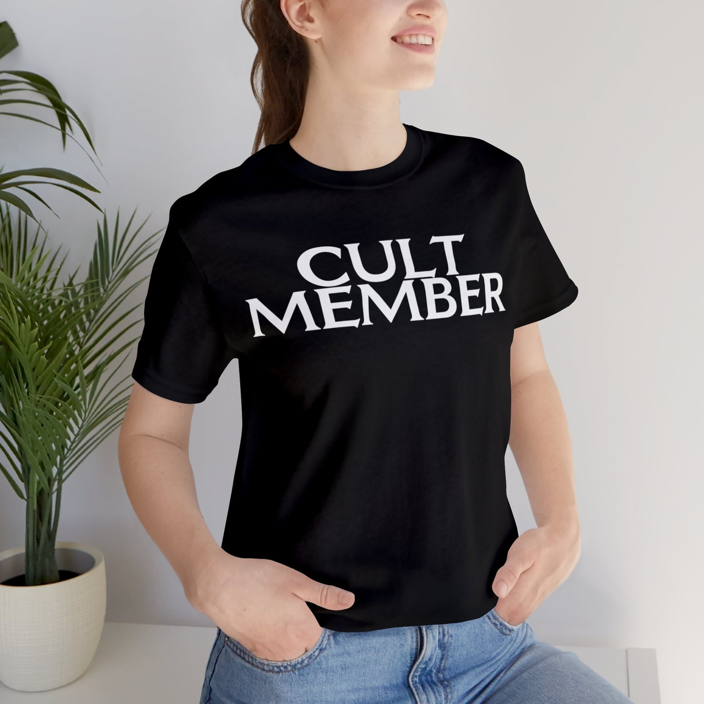 CULT MEMBER Short Sleeve Tee